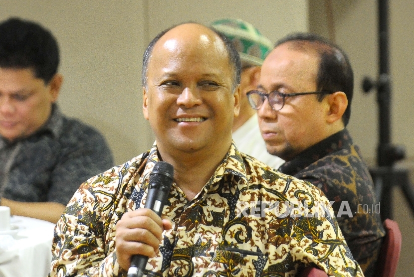 Ketua Umum Ikatan Saudagar Muslim Se-Indonesia (ISMI) Ilham Akbar Habibie menyampaikan paparannya saat Silaturahmi Bisnis ISMI di Jakarta, Jumat (10/3).