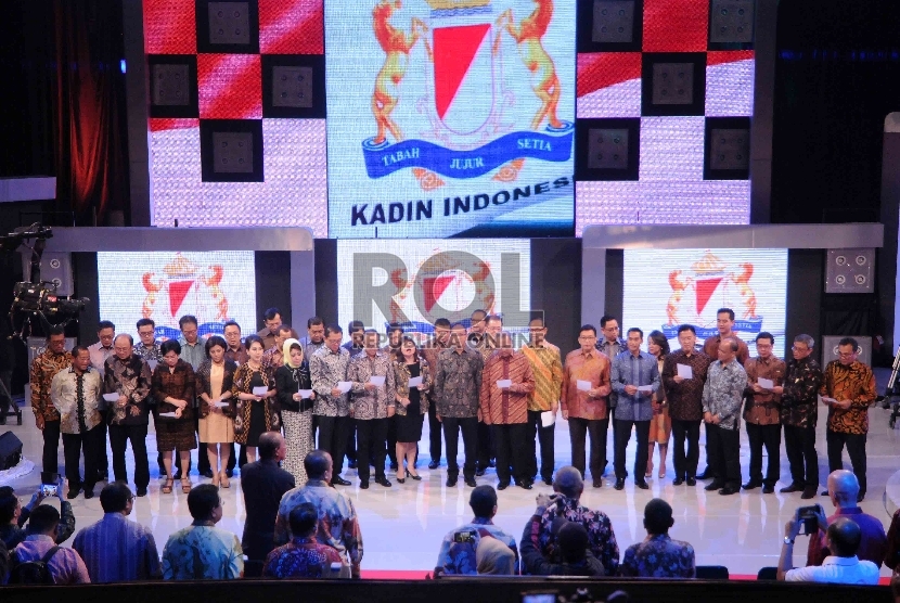 Ketua Umum Kamar Dagang dan Industri (Kadin), Rosan Perkasa Roeslani mengumumkan susunan kepengurusan kabinet Kadin 2015-2020 di Jakarta, Kamis (17/12).