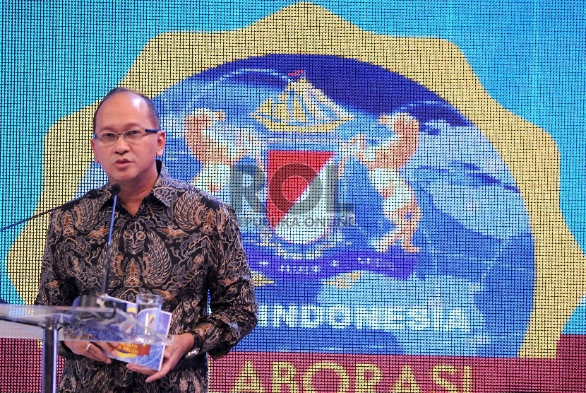 Ketua Umum Kamar Dagang dan Industri (Kadin), Rosan Perkasa Roeslani mengumumkan susunan kepengurusan kabinet Kadin 2015-2020 di Jakarta, Kamis (17/12).