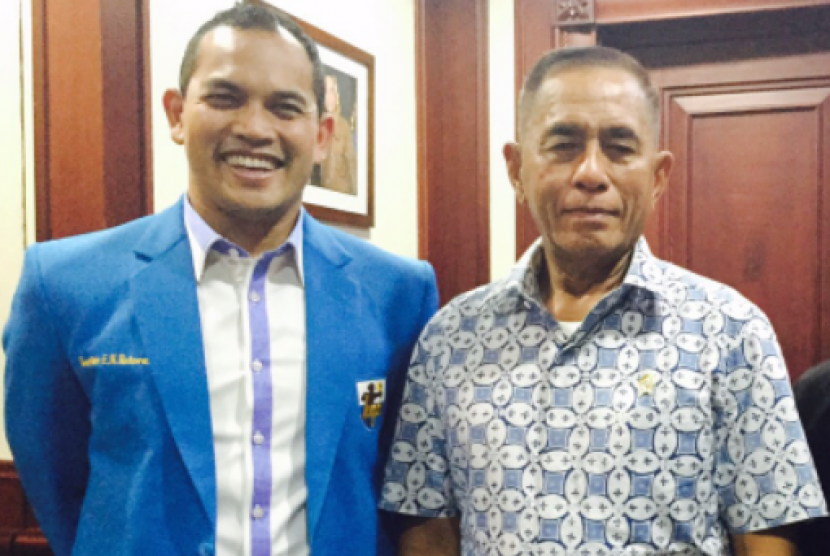 Ketua Umum KNPI, Taufan EN Rotorasiko dan Menteri Pertahanan (Menhan) Ryamizard Ryacudu.