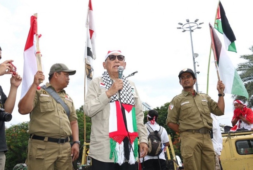 Ketua Umum Komite Nasional untuk Rakyat Palestina (KNRP), Soeripto, menilai serangan Israel ke Jalur Gaza merupakan pelanggaran internasional 