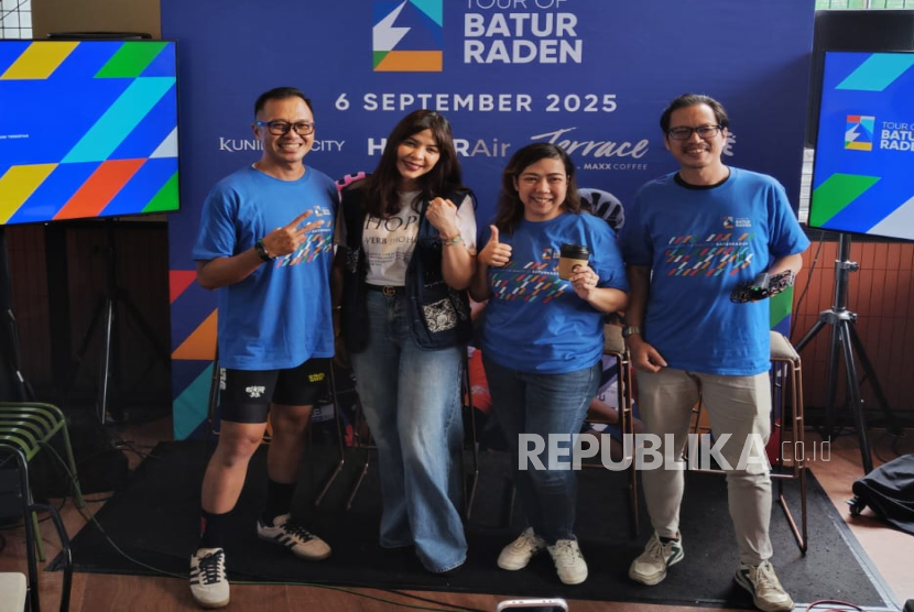 Ketua Umum Komunitas BKT.CC Indro Purwanto dalam konferensi pers Tour of Baturraden 2025 yang digelar di Terrace by Maxx Coffee, Kuningan, Jakarta, Ahad (23/2/2025).