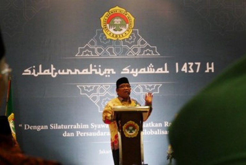 Ketua Umum LDII Abdullah Syam memberikan sambutan pada Silaturahim Syawal 1437 H di Jakarta, Selasa (19/7) malam. 