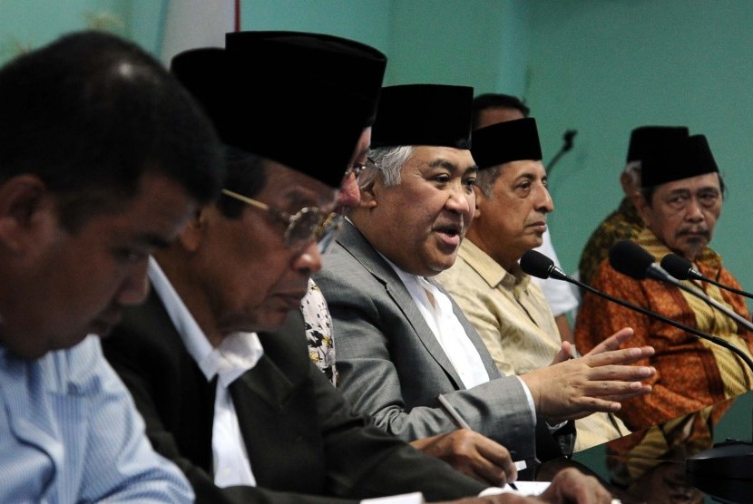 Ketua Umum Majelis Ulama Indonesia Din Syamsuddin Berbicara konfrensi pers bersama 60 ormas islam di Jakarta, Kamis (7/8). Forum Ukhuwah Islamiyah Majelis Ulama Indonesia menentang keberadaan Islamic State of Iraq and Syria (ISIS) di Indonesia.