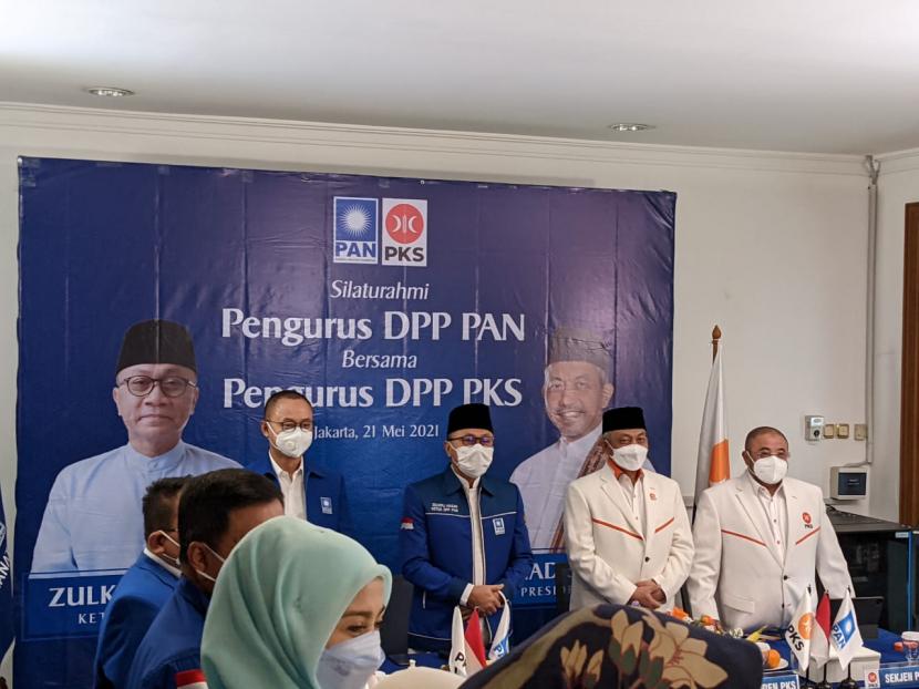 Ketua Umum PAN Zulkifli Hasan bertemu dengan Presiden PKS Ahmad Syaikhu di Kantor DPP PAN, Jakarta, Jumat (21/5).
