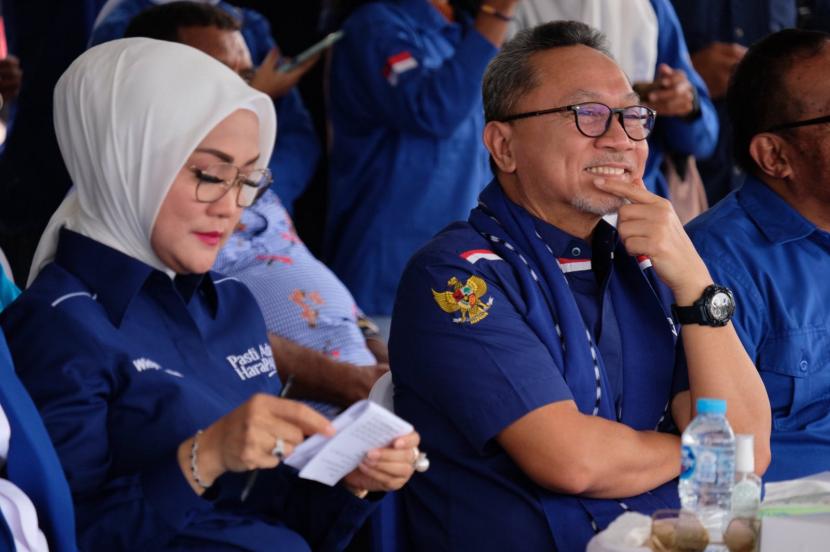 Ketua Umum PAN Zulkifli Hasan saat menghadiri deklarasi bakal caleg PAN Widya Pratiwi bertajuk Masih Ada HaraPAN di Ambon, Maluku, Sabtu (17/6/2023).