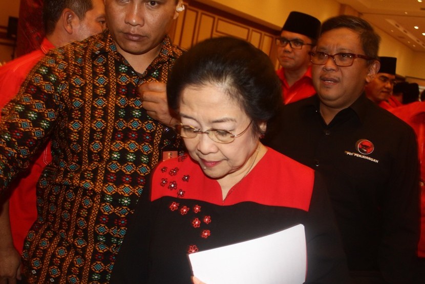 Ketua Umum Partai Demokrasi Indonesia Perjuangan (PDIP), Megawati Soekarnoputri menghadiri Rapat Konsolidasi Internal PDIP di Hotel Ijen Suites, Malang, Jawa Timur, Minggu (10/9). 