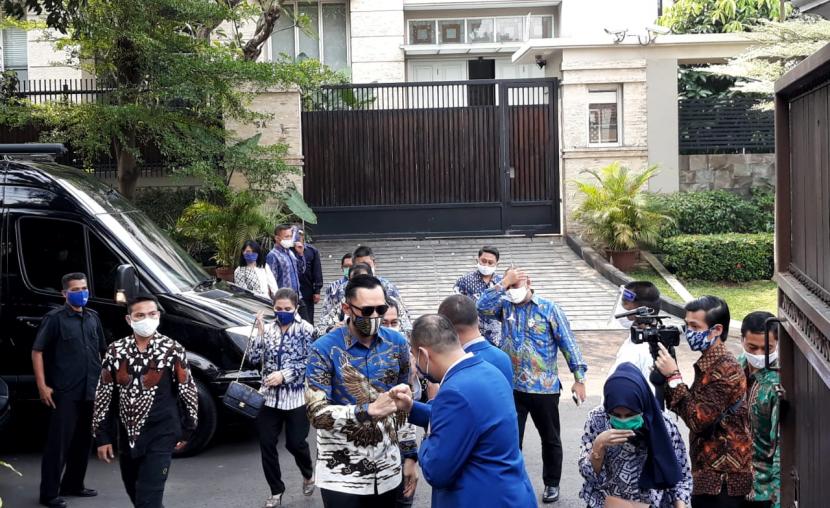 Ketua Umum Partai Demokrat, Agus Harimurti Yudhoyono (AHY) bersama sejumlah pengurus mendatangi kantor DPP PAN, Jakarta, Rabu (29/7).