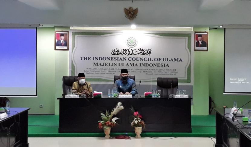 Ketua Umum Partai Demokrat, Agus Harimurti Yudhoyono (AHY) bersilaturahim ke kantor Majelis Ulama Indonesia (MUI), Jakarta, Selasa (14/7).
