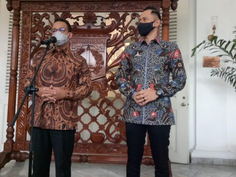 Ketua Umum Partai Demokrat Agus Harimurti Yudhoyono (AHY) menemui Gubernur DKI Jakarta Anies Rasyid Baswedan di Balai Kota Jakarta, Kamis (6/5).