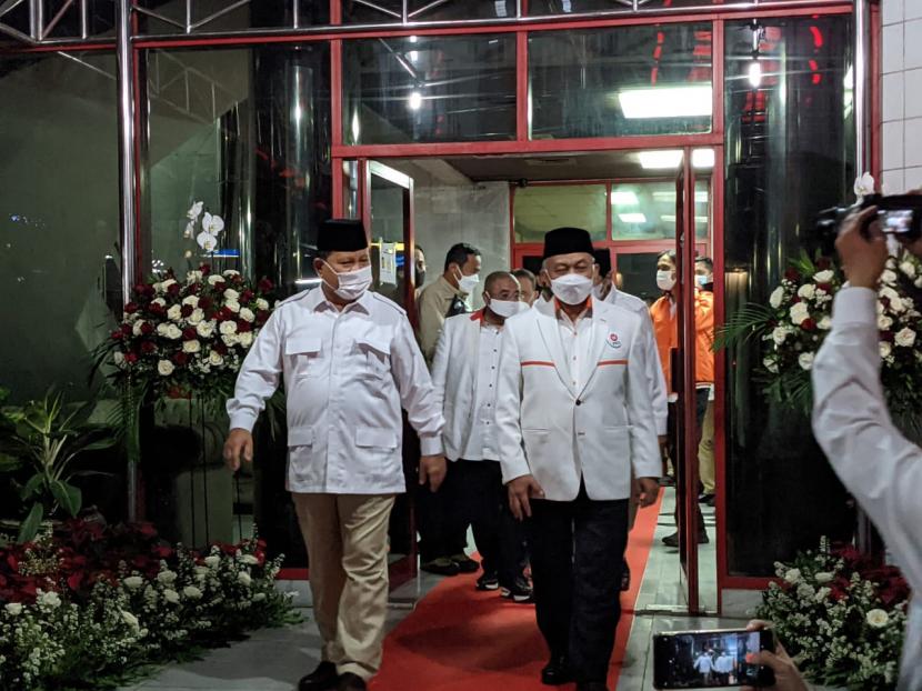 Ketua Umum Partai Gerindra Prabowo Subianto dan Presiden PKS Ahmad Syaikhu di Kantor DPP Partai Gerindra, Jakarta, Selasa (4/5).