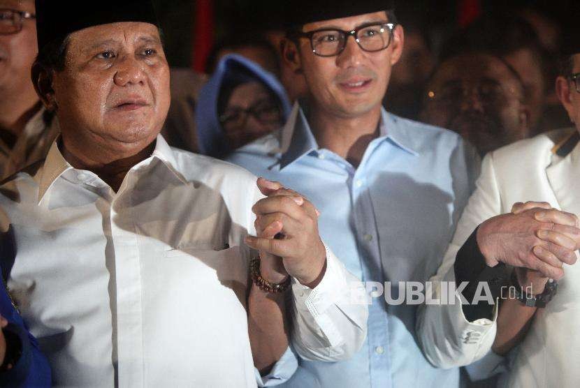 Gerindra Chief Patron Prabowo Subianto (left)     eclares Sandiaga Salahuddin Uno as his vice presidential candidate at his residence at Kertanegara street, Kebayoran Baru, South Jakarta, on Thursday (Aug 9) night.