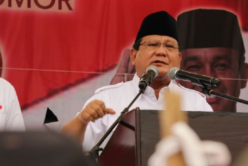 General Chairman of Gerindra Party Prabowo Subianto gave speech while campaigning for Anies Baswedan and Sandiaga Uno who are running as a candidate pair in Jakarta gubernatorial election, Jakarta, on Sunday (Jan 29).