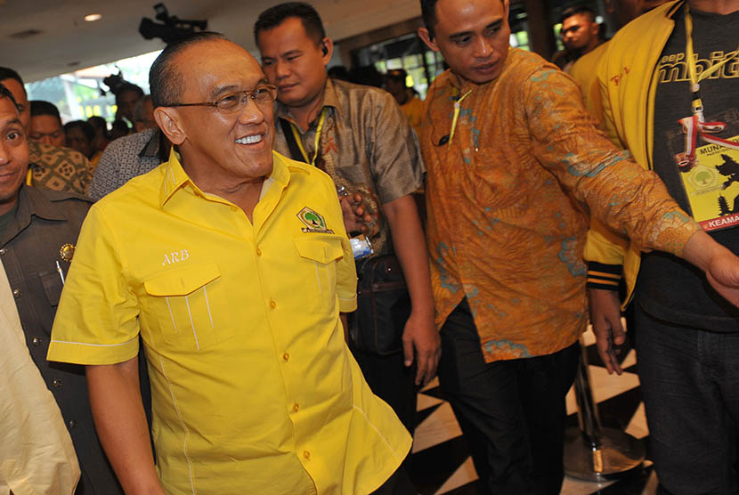 Ketua Umum Partai Golkar, Aburizal Bakrie.