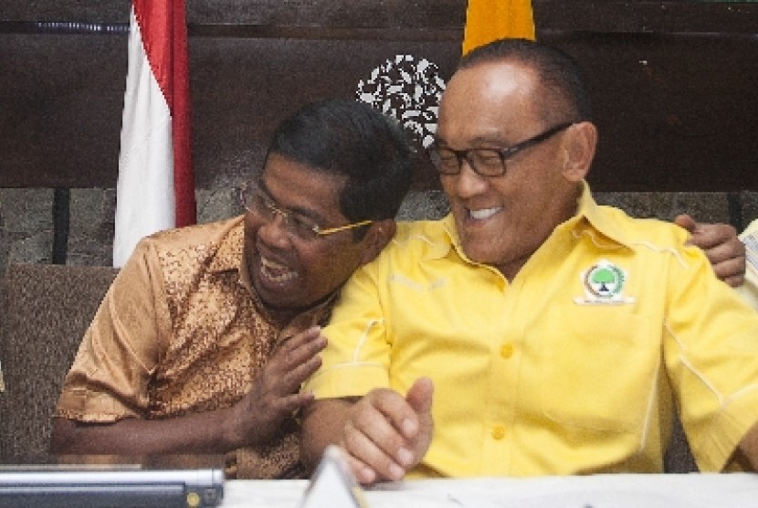 Ketua Umum Partai Golkar hasil Munas Bali Aburizal Bakrie dan Sekjen Partai Golkar Idrus Marham.