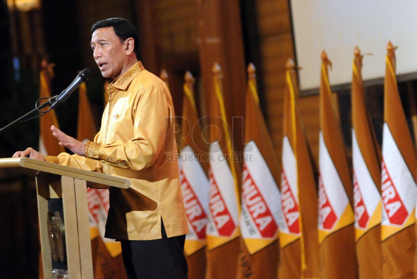 Ketua Umum Partai Hanura Wiranto, memberikan sambutan pada Rapat Pimpinan Nasional (Rapimnas) Partai Hanura di Jakarta, Selasa (6/5). (Republika/Aditya Pradana Putra)
