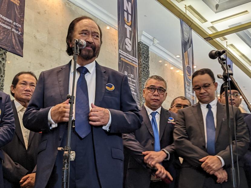 Ketua Umum Partai Nasdem, Surya Paloh usai perayaan HUT ke-11 Partai Nasdem di Jakarta Convention Center (JCC), Jakarta. Surya Paloh membantah ada keretakan dia dan partainya dengan Presiden Jokowi 