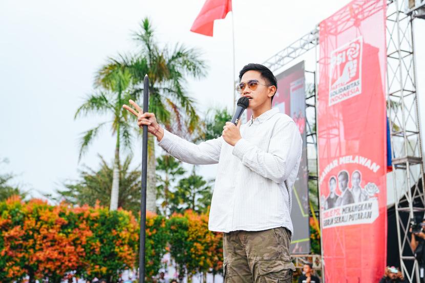 Ketua Umum Partai Solidaritas Indonesia (PSI) Kaesang Pangarep saat berkampanye di Pemilu 2024.