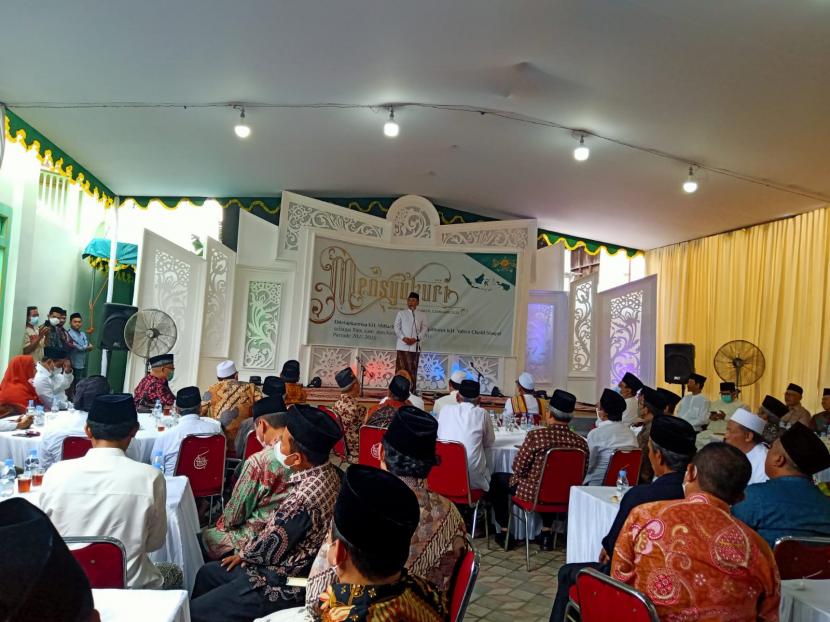 Ketua Umum PB NU, KH Yahya Colil Staquf, memberi sambutan dalam tasyakuran di Pondok Pesantren Krapyak, Yogyakarta, Sabtu (1/22).