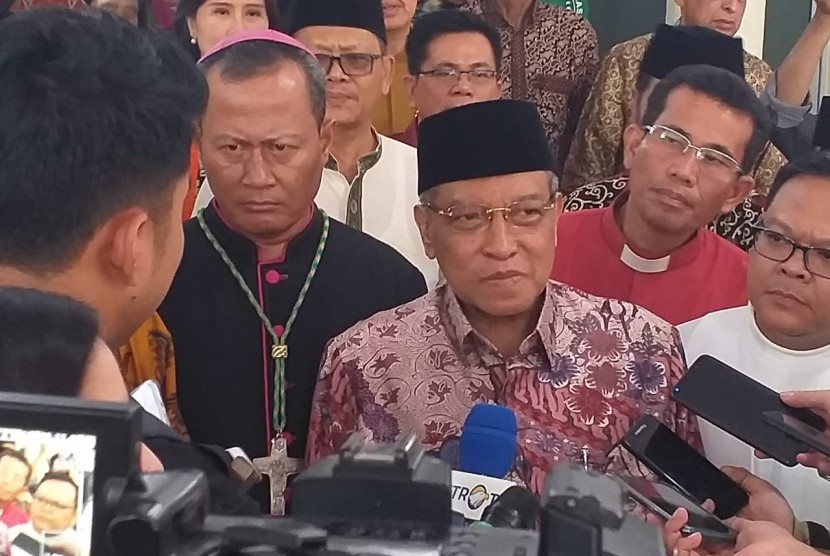 Ketua Umum PBNU, Prof KH Said Aqil Siroj usai Deklarasi Pemilu Damai di Kantor LPOI, Jakarta Pusat, Jumat (22/3).
