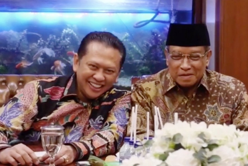 Ketua Umum PBNU, Said Aqil Siradj (Kanan) bersama ketua MPR RI, Bambang Soesatyo (Kiri)