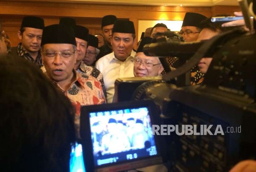 Ketua Umum PBNU Said Aqil Sirodj dan Rais Aam PBNU KH Ma'ruf Amin berbicara kepada wartawan di Hotel Aryaduta, Jakarta Pusat, Kamis (30/8).