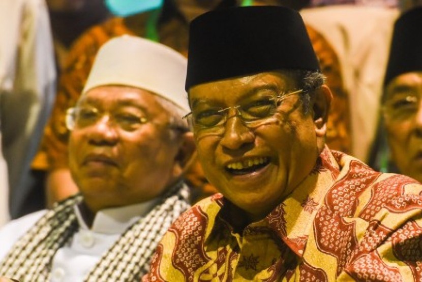 Ketua Umum PBNU terpilih KH. Said Aqil Siradj (kanan) didampingi Rais Aam Syuriah PBNU KH. Maruf Amin tersenyum ketika dirinya kembali terpilih sebagai Ketua Umum PBNU periode 2015-2020 pada Muktamar NU ke-33 di Jombang, Jawa Timur, Kamis (6/8) dini hari.
