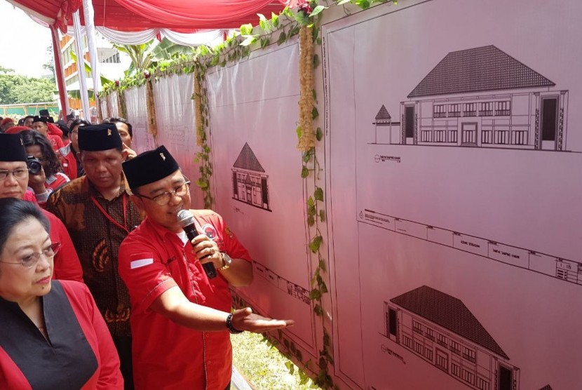 Ketua Umum PDI Perjuangan,  Megawati di kantor DPD PDIP Banten di Kota Serang, Rabu (1/11).