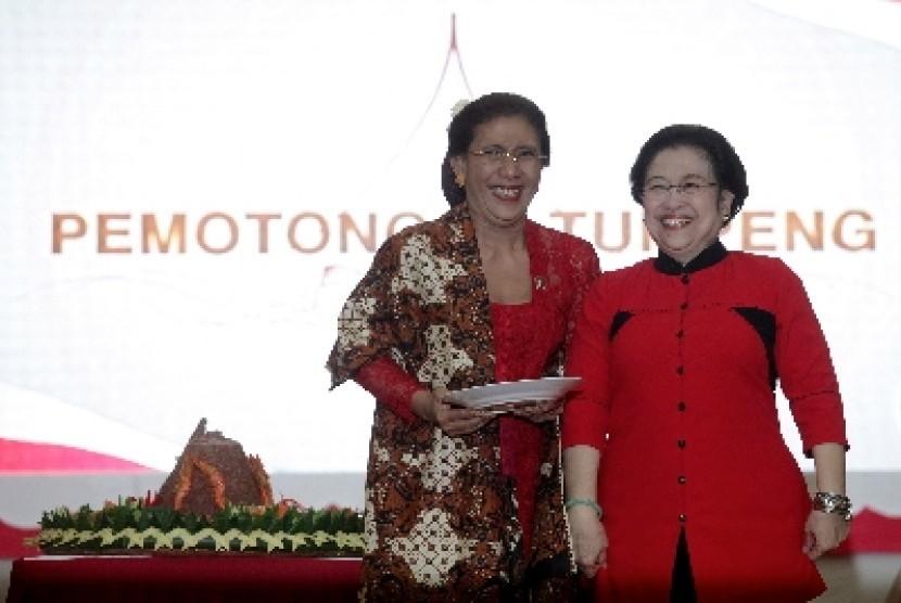 Ketua Umum PDIP Megawati Soekarnoputri bersama Menteri Kelautan dan Perikanan Susi Pudjiastuti.