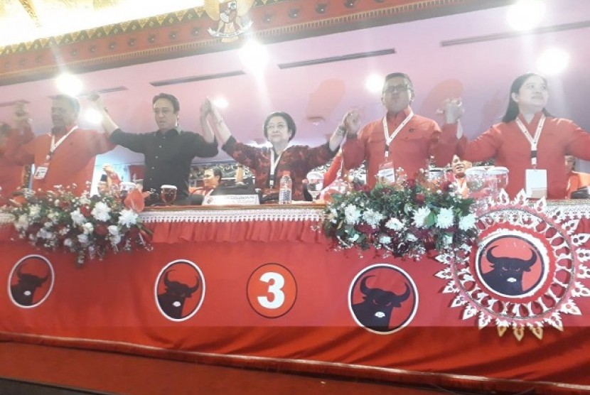 Ketua Umum PDIP Megawati Soekarnoputri resmi menutup Rakernas III PDIP di Bali, Ahad (25/2)