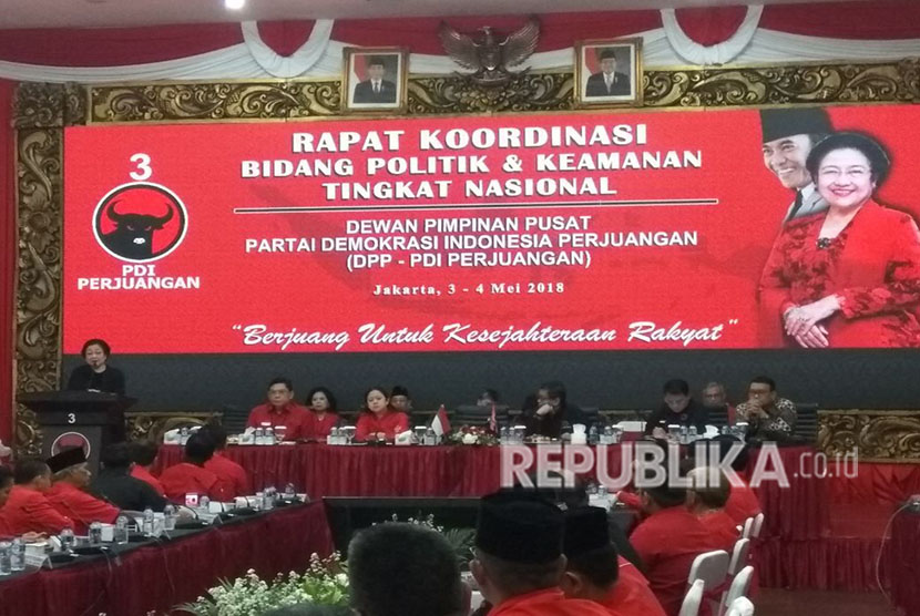 Ketua Umum PDIP, Megawati Soekarnoputri, saat membuka rakornas bidang politik dan keamanan di DPP PDIP, Menteng, Jakarta Pusat, Kamis (3/5). 