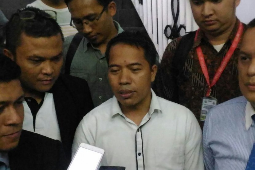 Ketua Umum Pengurus Besar Himpunan Mahasiswa Islam (HMI) Mulyadi P Tamsir usai diperiksa terkait kericuhan aksi damai 4 November di Mapolda Metro Jaya, Selasa petang (15/11).