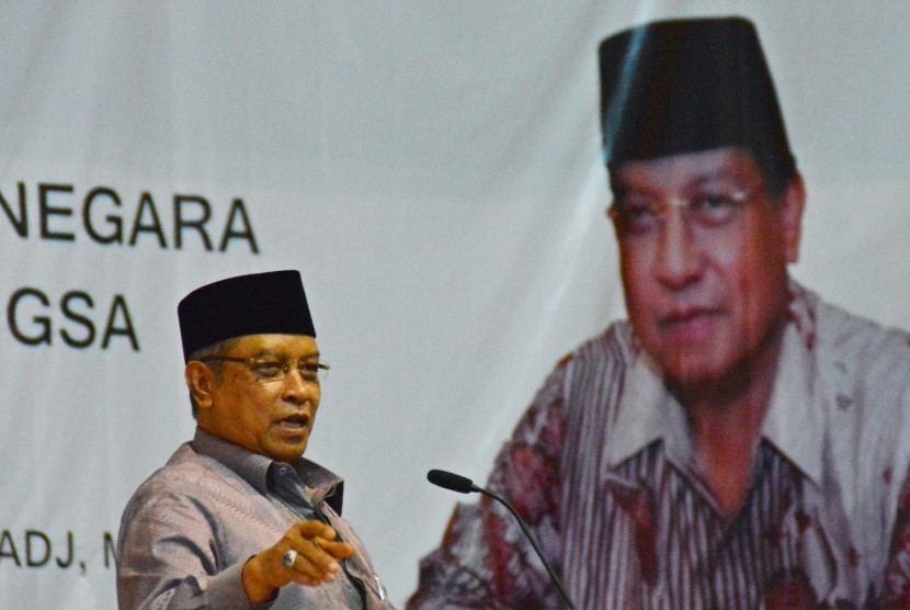 Ketua Umum Pengurus Besar Nahdlatul Ulama (PBNU) KH Said Aqil Siroj saat memberikan kuliah umum di Universitas Negeri Semarang (Unnes) di Semarang, Jateng, Sabtu (16/4).