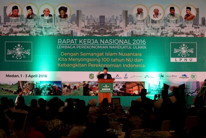 Ketua Umum Pengurus Besar Nahdlatul Ulama (PBNU) Said Aqil Siraj, menyampaikan pidato pada Rapat Kerja Nasional Lembaga Perekonomian Nahdlatul Ulama (LPNU), di Medan, Sumatera Utara, Sabtu (2/4).