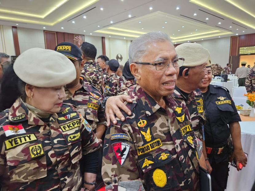 Ketua Umum Pengurus Pusat Forum Komunikasi Putra-Putri Purnawirawan dan Putra-Putri TNI-Polri (FKPPI), Pontjo Sutowo, seusai menghadiri acara Seminar Kebangsaan FKPPI yang digelar di Legacy Convention Hall, Semarang, Jawa Tengah, Sabtu (2/11/2024).