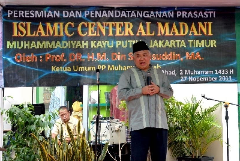 Ketua Umum Pengurus Pusat (PP) Muhammadiyah Din Syamsuddin memberikan sambutannya dalam peresmian Gedung Islamic Center Al Madani Muhammadiyah cabang Kayu Putih, Jakarta Timur.