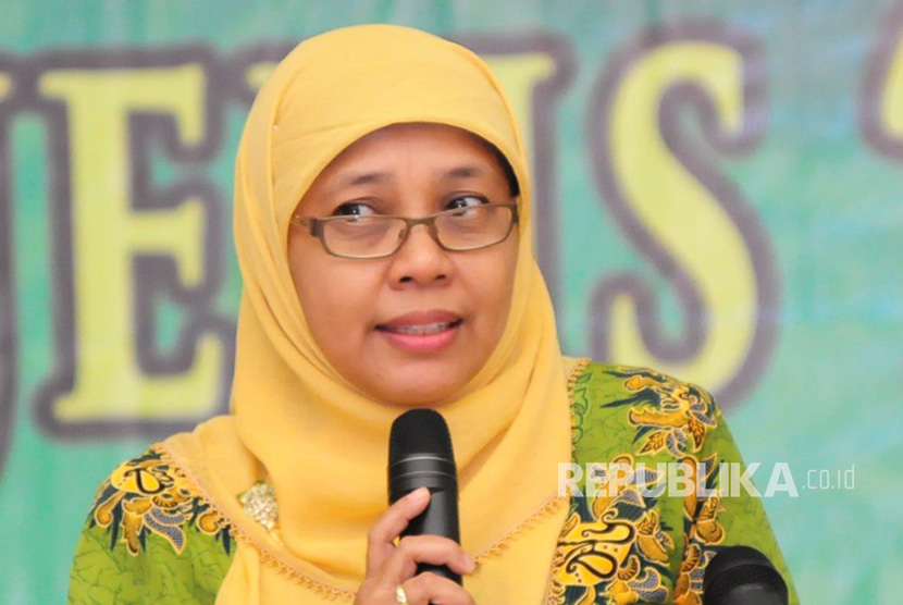 Ketua Umum Pimpinan Pusat Aisyiyah Siti Noordjannah Djohantini