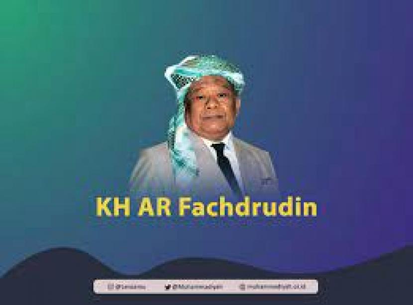 Ketua Umum Pimpinan Pusat (Ketum PP) Muhammadiyah sejak 1968-1990 KH Abdur Rozak Fachruddin atau yang akrab dipanggil Pak AR atau KH AR Fachruddin.