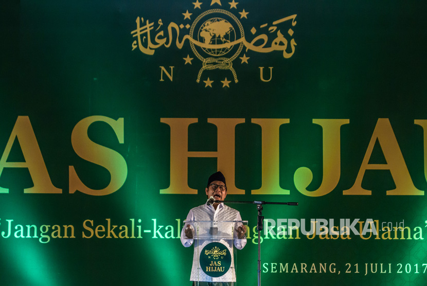 Ketua Umum PKB Muhaimin Iskandar berpidato saat deklarasi Jangan Sekali-kali Hilangkan Jasa Ulama (Jas Hijau) di Semarang, Jawa Tengah, Jumat (21/7).