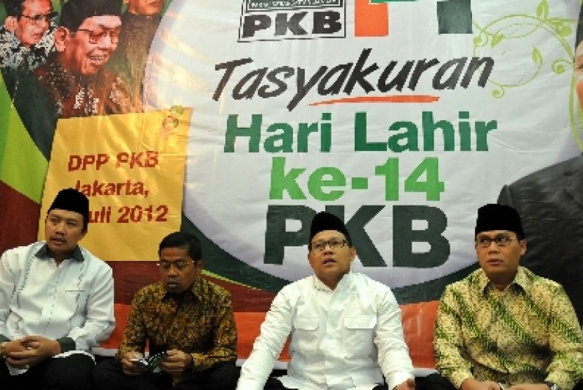 Ketua Umum PKB Muhaimin Iskandar (kedua kanan), saat Tasyakuran Hari Lahir Partai Kebangkitan Bangsa (PKB) di Jakarta.