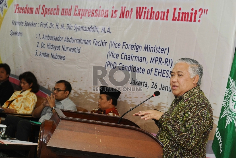 Ketua Umum PP Muhammadiyah Din Syamsuddin berbicara saat diskusi publik di PP Muhammadiyah, Jakarta, Senin (26/1).