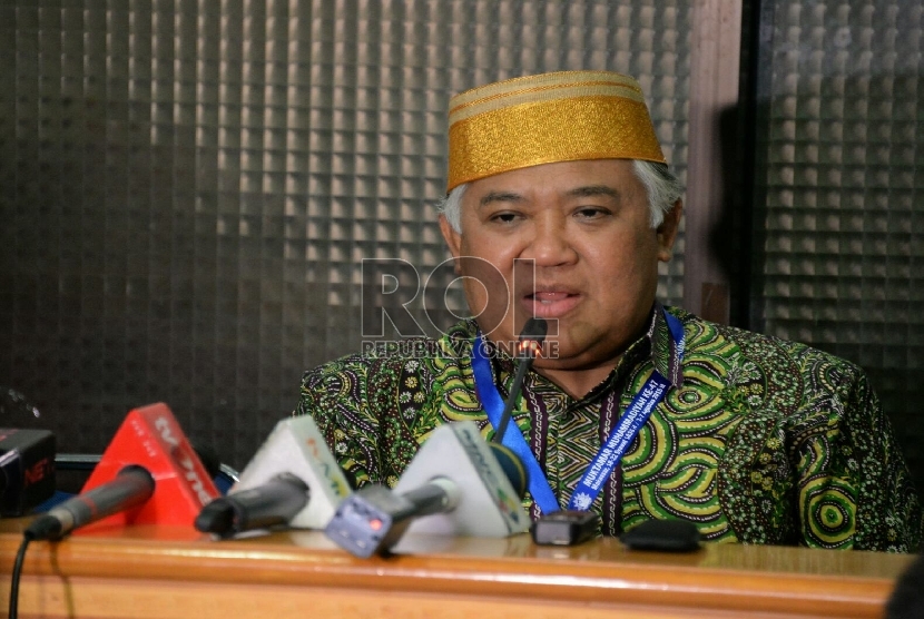 Ketua Umum PP Muhammadiyah Din Syamsuddin memberikan keterangan kepada wartawan di kampus Unismuh Makassar, Sulsel, Kamis (6/8). 