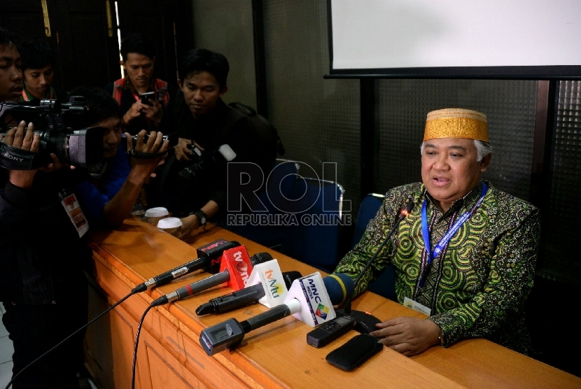 Ketua Umum PP Muhammadiyah Din Syamsuddin memberikan keterangan kepada wartawan di kampus Unismuh Makassar, Sulsel, Kamis (6/8).