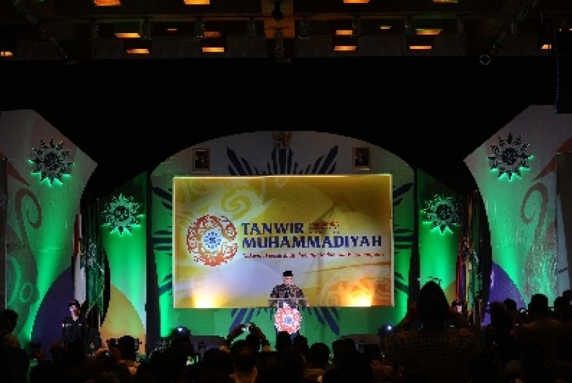 Ketua Umum PP Muhammadiyah Din Syamsuddin memberikan sambutan pada Tanwir Muhammadiyah di Mesra Ballroom, Samarinda, Kalimantan Timur, Jumat (23/5). Tanwir yang dilaksanakan pada 23-25 mei ini mengangkat tema 