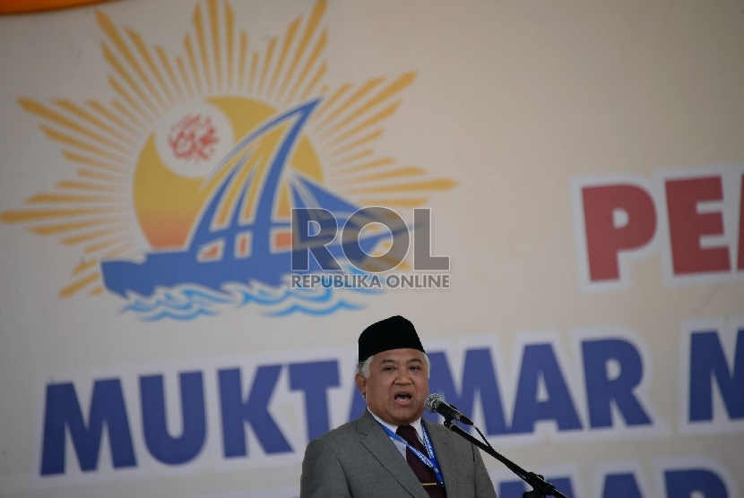 Ketua Umum PP Muhammadiyah Din Syamsuddin menberikan sambutan ketika pembukaan Muktamar Muhammadiyah ke-47 di Lapangan Karebosi, Makasar,Sulsel, Senin (3/8). 