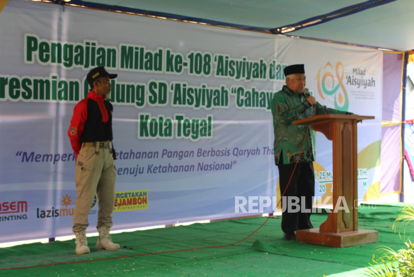Ketua umum PP Muhammadiyah periode 2005-2015 Prof Din Syamsuddin menyampaikan sambutan dalam peringatan Milad 