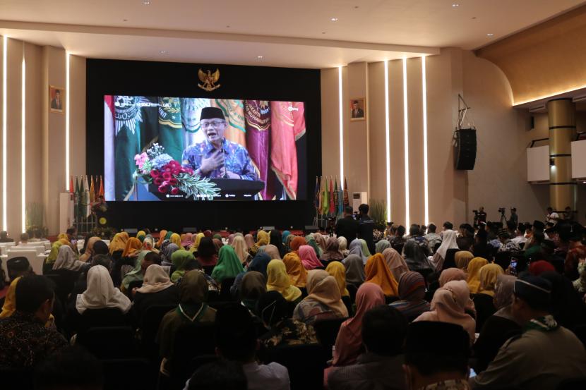 Ketua Umum PP Muhammadiyah Prof Haedar Nashir dalam Silaturrahim Halal bi Halal 1445 Hijriah di Auditorium K H Ahmad Azhar Basyir Universitas Muhammadiyah Jakarta (UMJ), Rabu (24/4/2024).