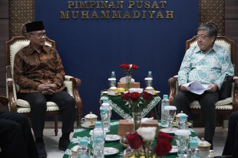 Ketua Umum PP Muhammadiyah Prof Haedar Nashir menerima Duta Besar Jepang untuk RI Masaki Yasushi.