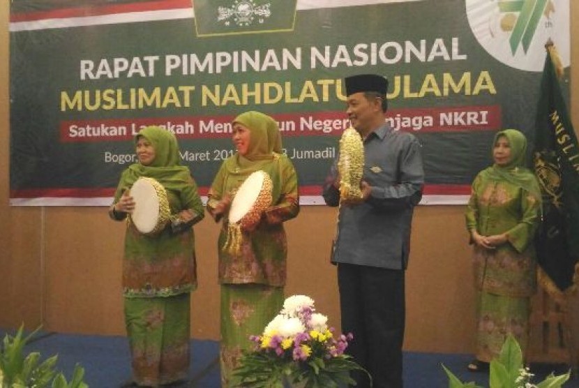 Ketua Umum PP Muslimat NU, Khofifah Indarparawansa membuka Rapminas di Sentul, Bogor (25/3)
