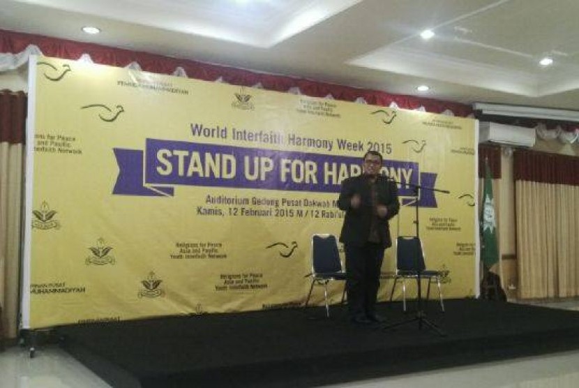 Ketua Umum PP Pemuda Muhammadiyah Dahnil Anzar Simanjuntak dalam acara Stand Up for Harmony dalam rangka World Interfaith Harmony Week 2015 di Gedung Pusat Dakwah Muhammadiyah, Jalan Menteng Raya, 62 Jakarta Pusat, kemarin